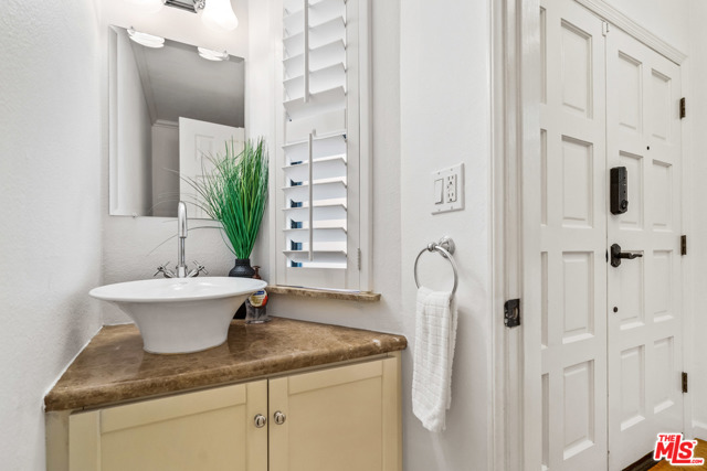 2 Bed Home for Sale in Studio City, California