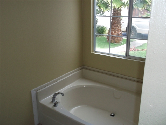 1040 Heron Dr.