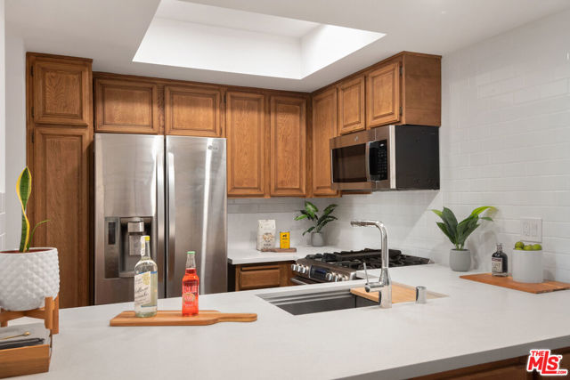 2 Bed Home for Sale in Playa del Rey, California