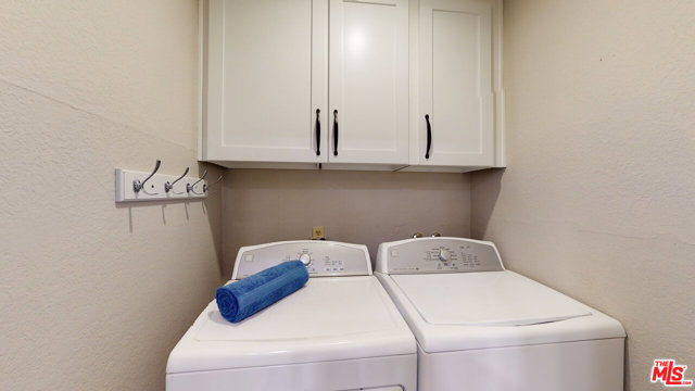 2 Bed Home for Sale in Sherman Oaks, California