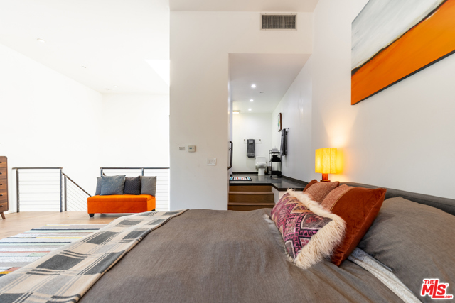 1 Bed Home for Sale in Los Angeles, California