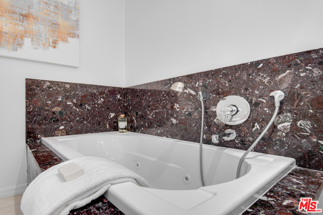 3 Bed Home for Sale in Venice, California