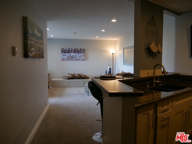 610 THE VILLAGE, Redondo Beach, California 90277, 1 Bedroom Bedrooms, ,1 BathroomBathrooms,Residential,Sold,THE VILLAGE,18390044