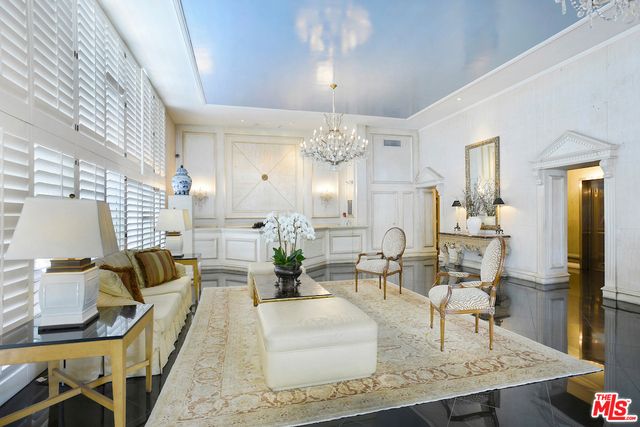 1 Bed Home for Sale in Los Angeles, California