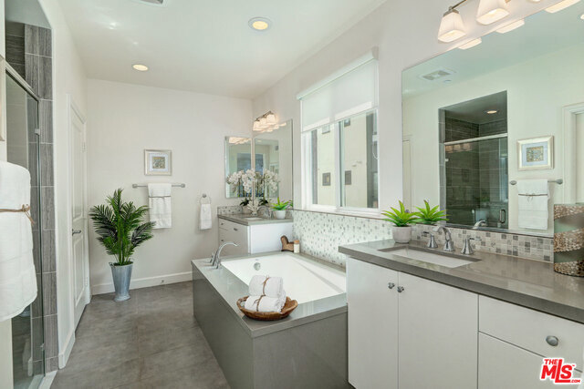 3 Bed Home for Sale in Playa Vista, California
