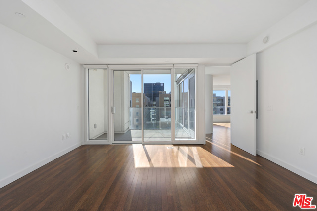 1 Bed Home for Sale in Los Angeles, California