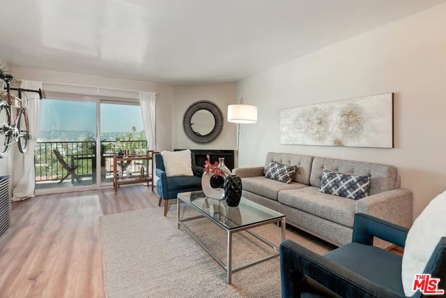 1 Bed Home for Sale in Los Angeles, California