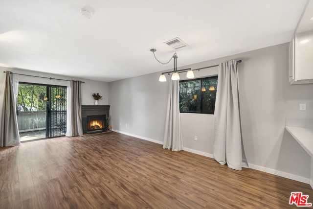 2 Bed Home for Sale in Van Nuys, California