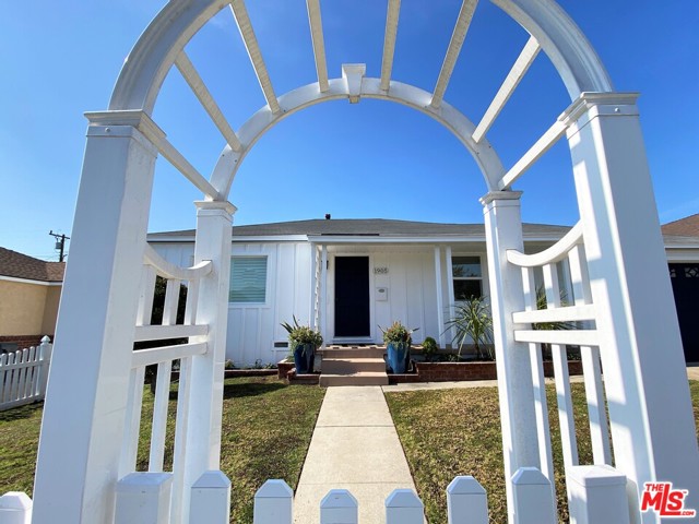 1905 Manzanita Lane, Manhattan Beach, California 90266, 4 Bedrooms Bedrooms, ,1 BathroomBathrooms,Residential,Sold,Manzanita,21681040