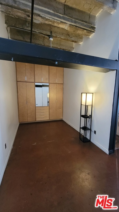 1 Bed Home for Sale in Los Angeles, California
