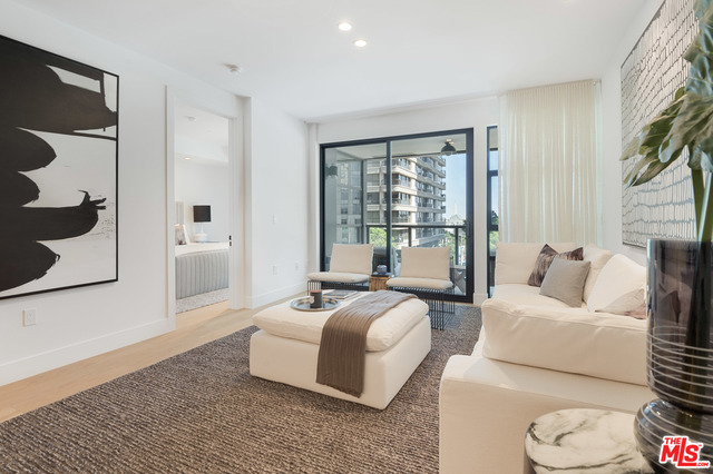 1 Bed Home for Sale in Los Angeles, California