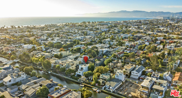 3 Bed Home for Sale in Venice, California