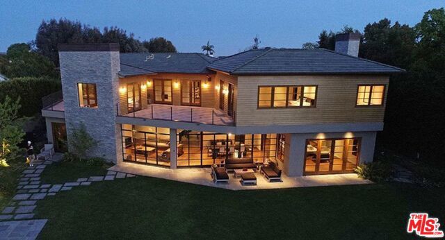 Photo of 1301 AMALFI Drive, Pacific Palisades, CA 90272