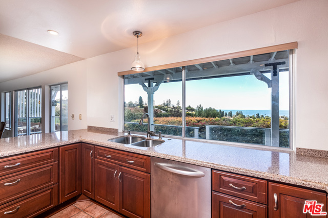 6820 Verde Ridge Road, Rancho Palos Verdes, California 90275, 4 Bedrooms Bedrooms, ,3 BathroomsBathrooms,Residential,Sold,Verde Ridge,21705116