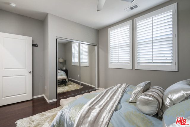 4 Bed Home for Sale in Lake Balboa, California