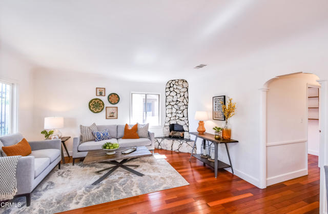 4 Bed Home for Sale in Los Angeles, California