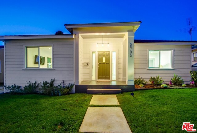 2705 ROBINSON Street, Redondo Beach, California 90278, 4 Bedrooms Bedrooms, ,3 BathroomsBathrooms,Residential,Sold,ROBINSON,17225096