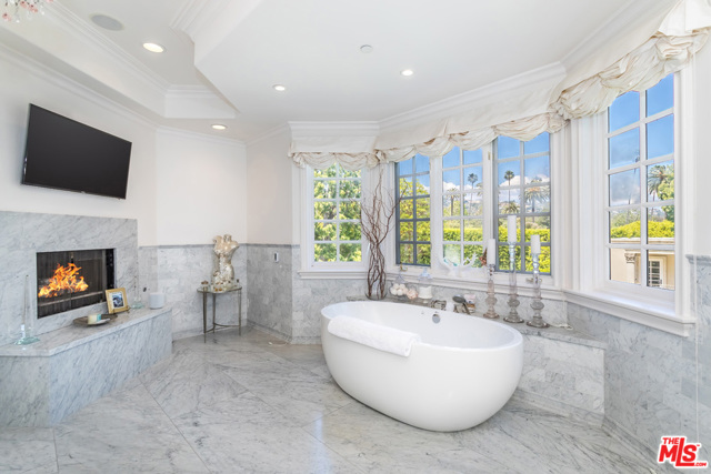 7 Bed Home for Sale in Beverly Hills, California