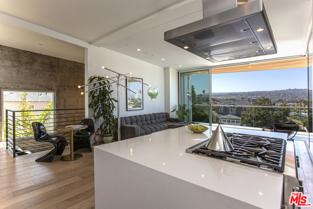 1027 AVENUE A, Redondo Beach, California 90277, 4 Bedrooms Bedrooms, ,5 BathroomsBathrooms,Residential,Sold,AVENUE A,20576054