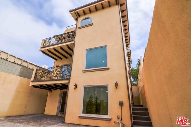 515 GUADALUPE Avenue, Redondo Beach, California 90277, 4 Bedrooms Bedrooms, ,4 BathroomsBathrooms,Residential,Sold,GUADALUPE,17260924