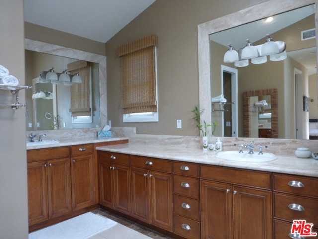 548 21ST Street, Hermosa Beach, California 90254, 5 Bedrooms Bedrooms, ,4 BathroomsBathrooms,Residential,Sold,21ST,18407334