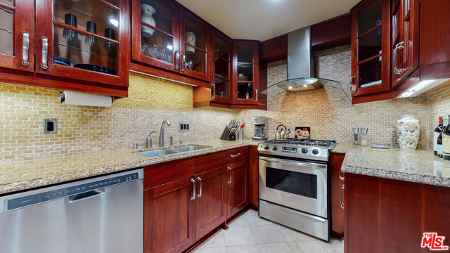 1 Bed Home for Sale in Los Angeles, California