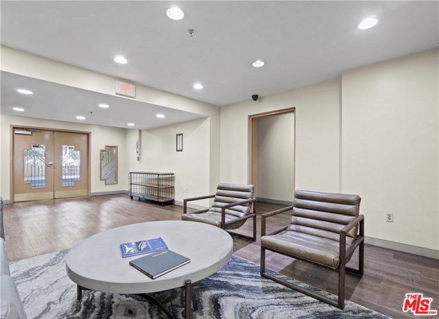 2 Bed Home for Sale in Sherman Oaks, California