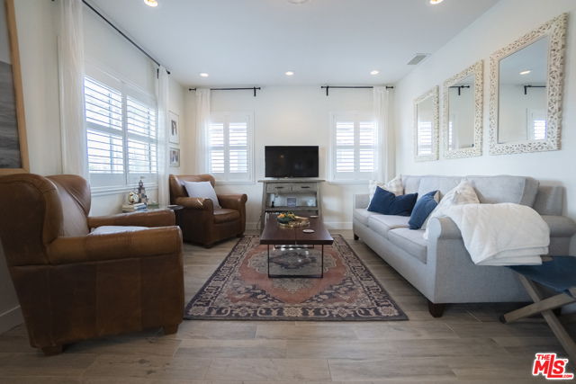 3 Bed Home for Sale in Hawthorne, California