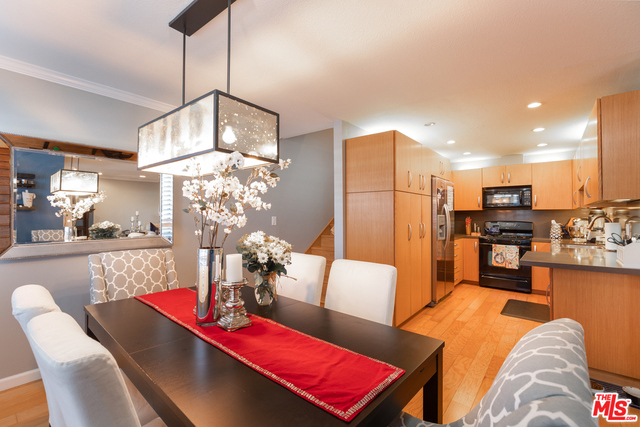 2000 VOORHEES Avenue, Redondo Beach, California 90278, 3 Bedrooms Bedrooms, ,3 BathroomsBathrooms,Residential,Sold,VOORHEES,18334284