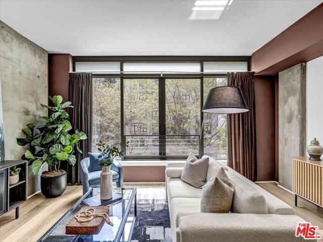 feature listing property photo