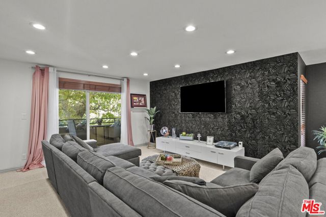 feature listing property photo
