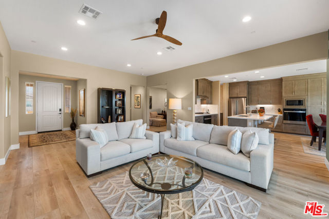 feature listing property photo