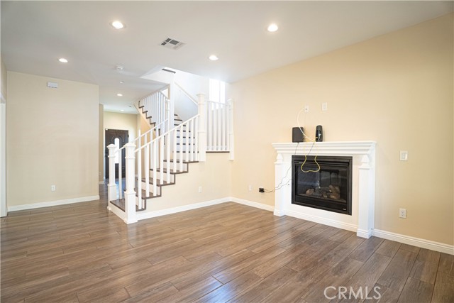9246 Cedros Avenue, Panorama City CA: https://media.crmls.org/medias/00002780-2918-44d2-a27f-83be06813c82.jpg