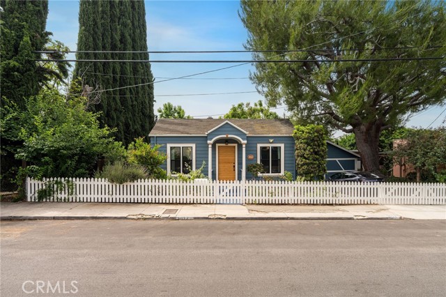1812 Las Flores Drive, Los Angeles CA: https://media.crmls.org/medias/00004c35-ef1a-4f2d-82aa-9905d9e77b39.jpg