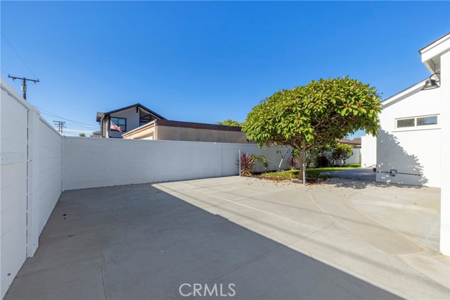 Detail Gallery Image 20 of 24 For 1821 Lake St, Huntington Beach,  CA 92648 - 3 Beds | 3/1 Baths