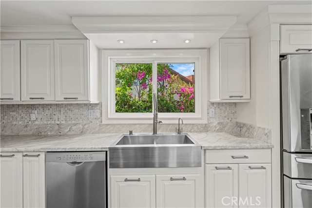 4359 Park Corona, Calabasas CA: https://media.crmls.org/medias/0000c776-752f-4e1c-ab18-9bff62c497f2.jpg
