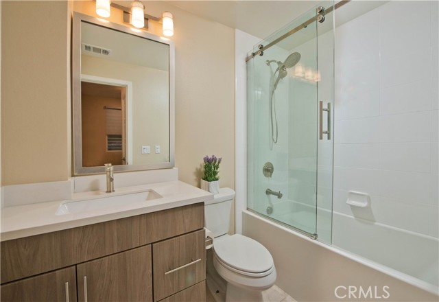 Detail Gallery Image 17 of 23 For 6749 W Gill, Los Angeles,  CA 90068 - 3 Beds | 3/1 Baths