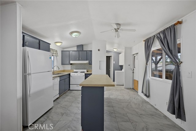 Detail Gallery Image 16 of 31 For 14035 Rosedale Hwy #7,  Bakersfield,  CA 93314 - 2 Beds | 2 Baths