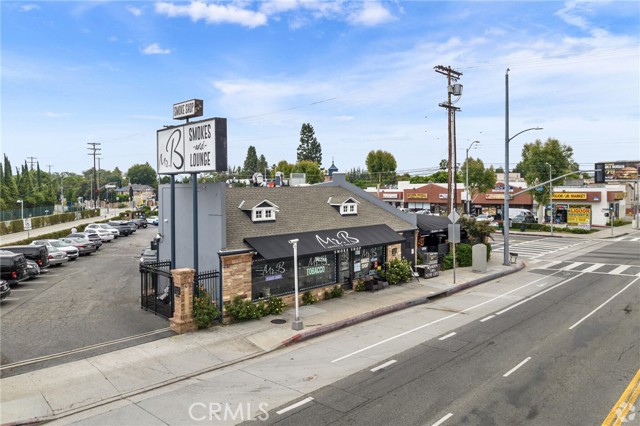 Detail Gallery Image 7 of 7 For 6000 Woodman Ave a,  Van Nuys,  CA 91401 - 2 Beds | 1 Baths