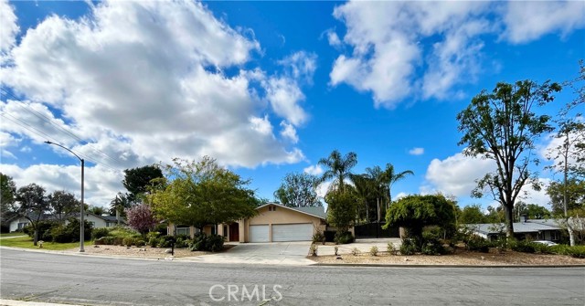 1294 Muirfield Road, Riverside, California 92506, 3 Bedrooms Bedrooms, ,3 BathroomsBathrooms,Single Family Residence,For Sale,Muirfield,IV24062425