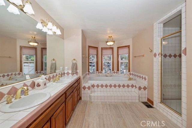 393 Brentwood, Lake Arrowhead, CA 92352