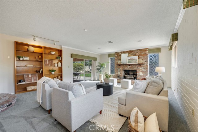 Detail Gallery Image 14 of 38 For 2404 W Ash Ave, Fullerton,  CA 92833 - 3 Beds | 2 Baths