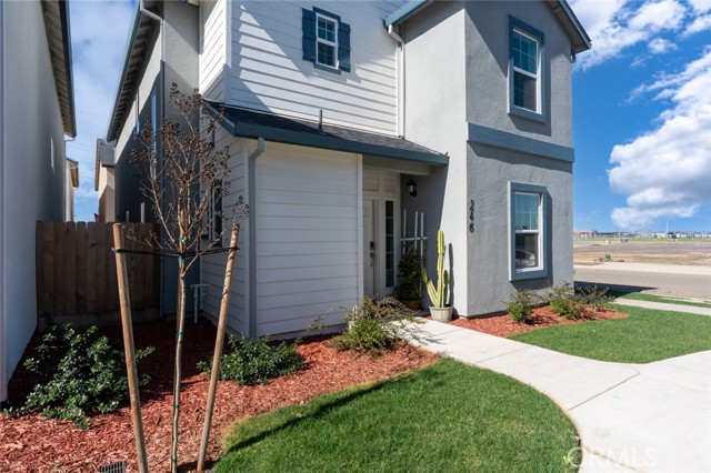 Detail Gallery Image 4 of 41 For 246 Montage, Merced,  CA 95348 - 5 Beds | 4 Baths