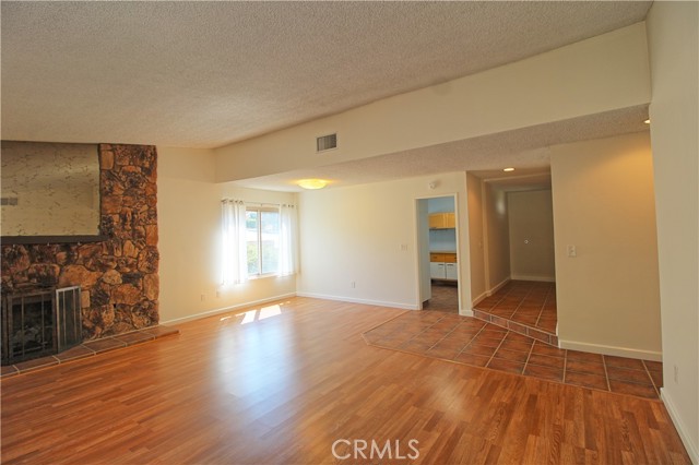 711 HACIENDA Drive, Riverside CA: https://media.crmls.org/medias/00036efc-ca57-475f-9f6b-6ea75f24b642.jpg