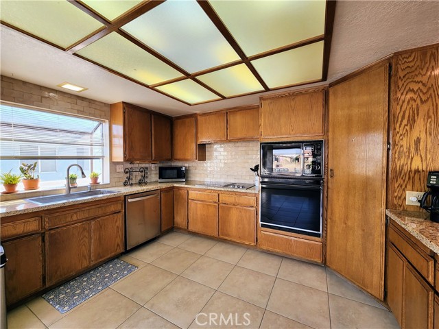 Detail Gallery Image 17 of 48 For 26599 Mariner Ln, Helendale,  CA 92342 - 3 Beds | 2 Baths