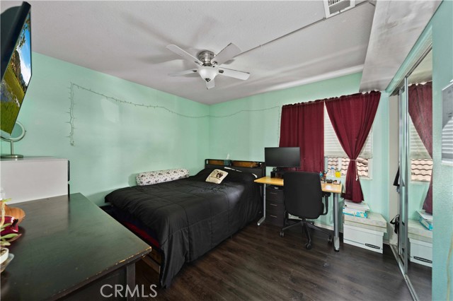 28314 Roman Court, Saugus CA: https://media.crmls.org/medias/0003b954-73d5-4c29-88b8-e745df89bc68.jpg