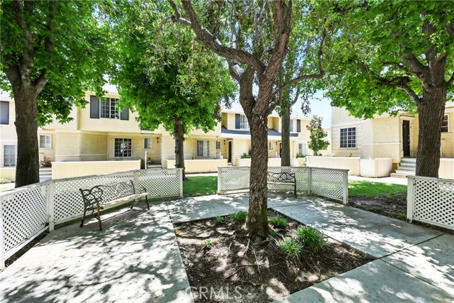 254 N Mar Vista Avenue, Pasadena CA: https://media.crmls.org/medias/00044e51-f416-4339-aa76-ba1ab4e950b9.jpg