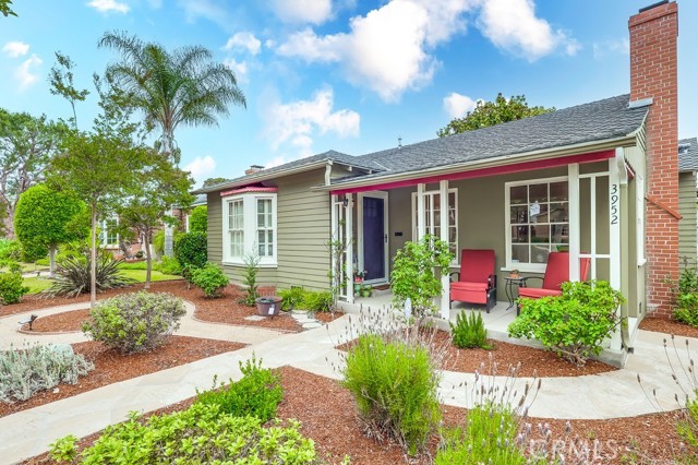 3952 Gaviota Avenue, Long Beach CA: https://media.crmls.org/medias/0004706d-e46e-4d94-ba8e-2c5005d1f1e9.jpg