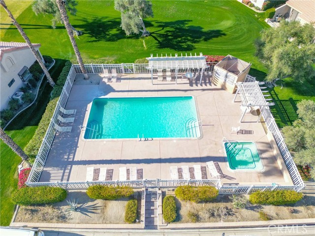 41981 Preston Trail, Palm Desert CA: https://media.crmls.org/medias/0004ceba-f13c-4f3e-8fd0-583f36688ef3.jpg