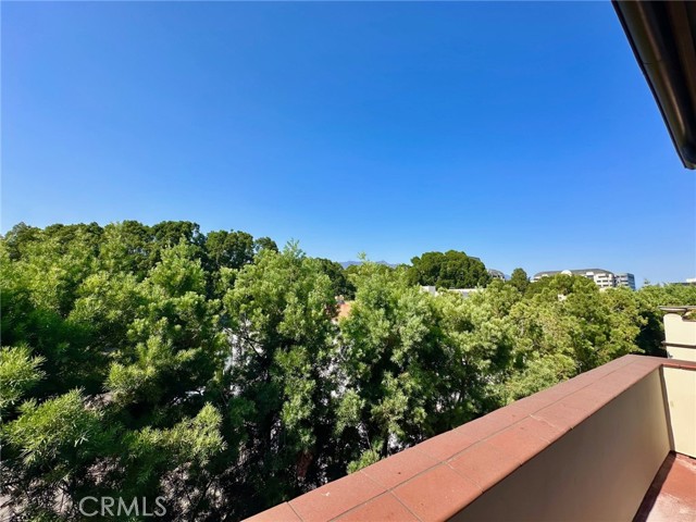 Detail Gallery Image 28 of 31 For 108 S El Molino Ave #302,  Pasadena,  CA 91101 - 3 Beds | 2/1 Baths